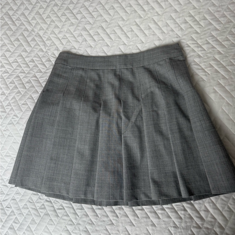 Aritzia Sunday Best Pleated Grey Mini Skirt